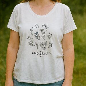 #044 WIND RIVER | NWT | White Graphic Wildflower Short Sleeve Tee - XL